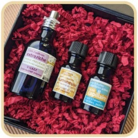 coffret-noir-frisures-grenat-ouvert